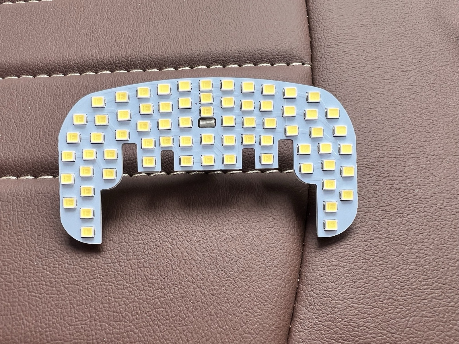 新しいLED（前用）の表側