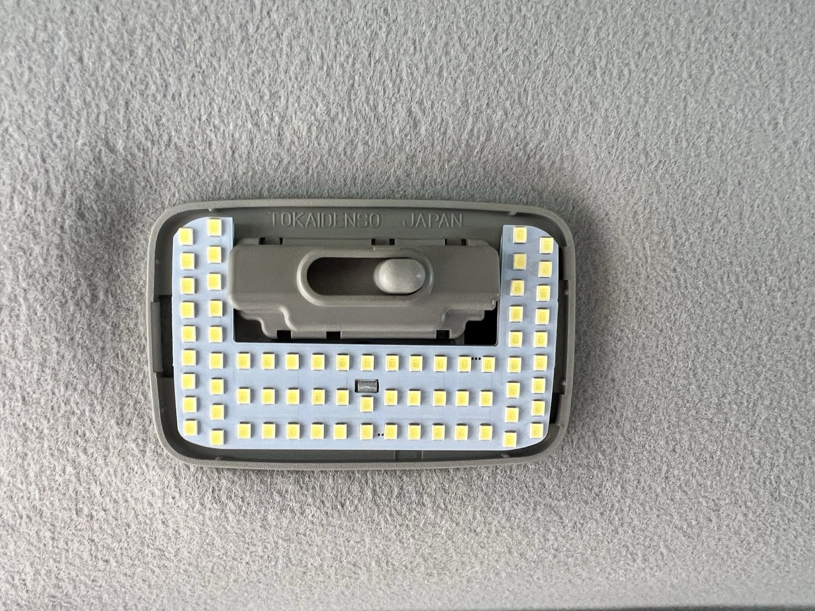 新しいLEDを付けたところ（後ろ）